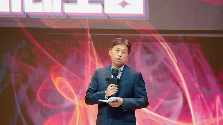SK하이닉스 보증카지노에서 곽노정 대표이사 사장이 오프닝 스피치를 하고 있다.