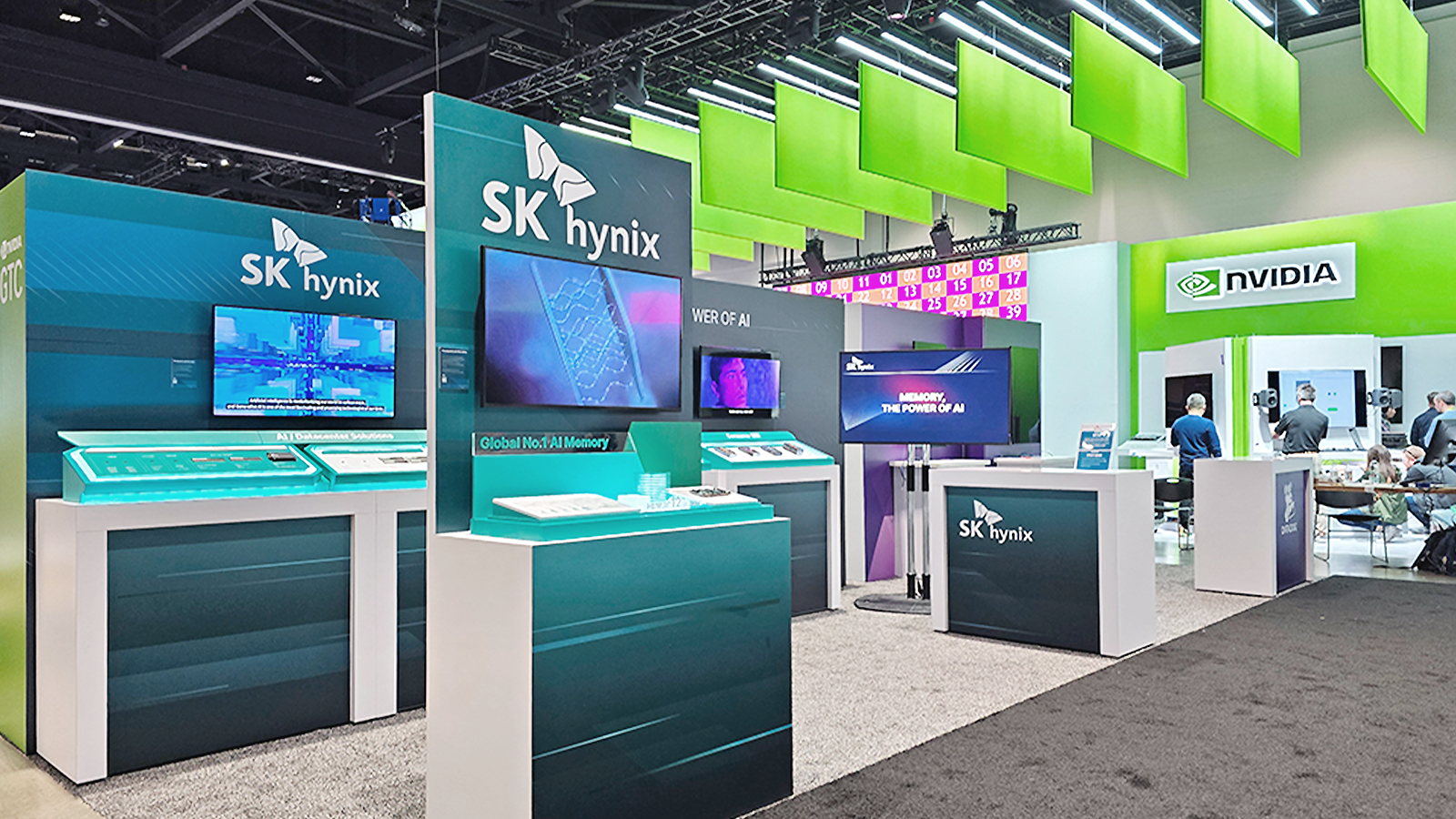 GTC 2024 행사장 내부 SK하이닉스 전시 부스