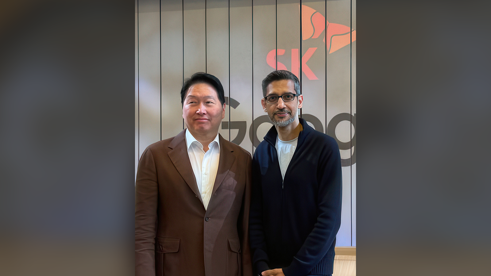 순다르 피차이 구글 CEO(오른쪽)와 만난 최태원 SK그룹 회장(왼쪽)