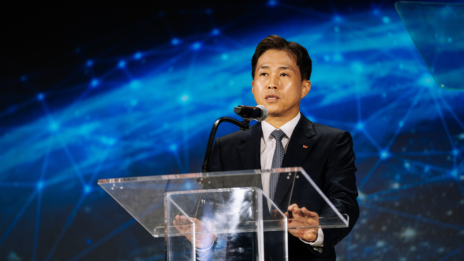 8 2 미국 AI 혁신의 새 거점, SK하이닉스 인디애나 팹 첫 삽 뜨다 인물 이미지 story