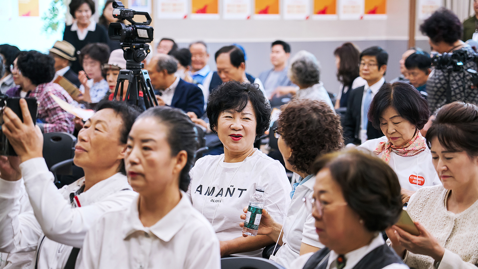 [상생 IN사이드] 배우던 어르신, 이제는 가르치는 선생님… SK하이닉스 'ICT해피에이징'이 만든 배움의 선순환 story 기타 이미지 2026 03