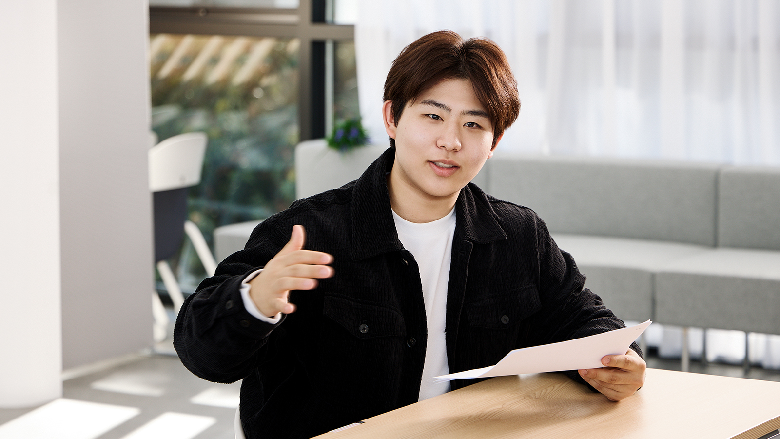 상생 IN사이드 첫 본사가 생기고 제품이 나왔습니다 SK하이닉스 하이로컬이천에서 성장한 두 창업가 14 photo