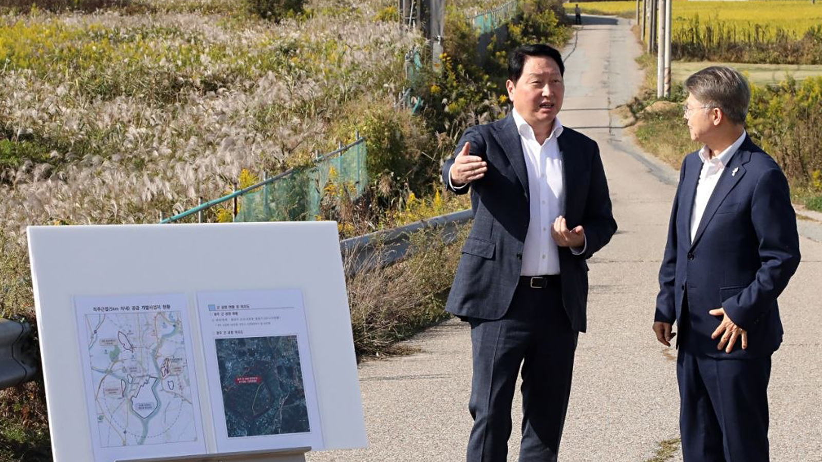 광주 부지 찾은 SK그룹 최태원 회장, “호남권 반도체 클러스터 속도감 있게 추진할 것” 01 인물 사진